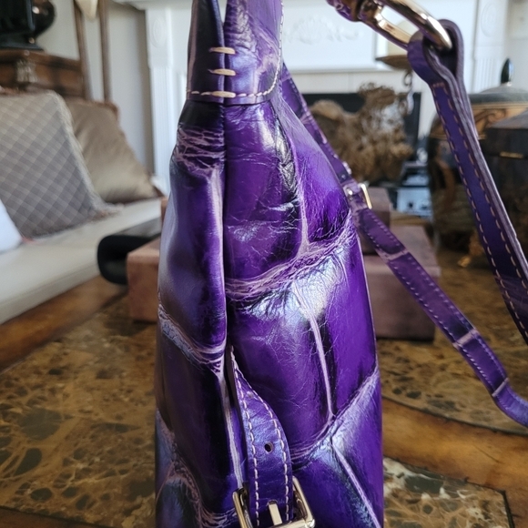 Dooney & Bourke Purple Leather Women's Bag - Picture 4 of 10